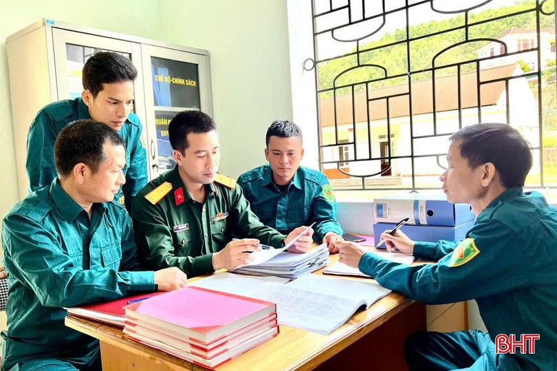 Chỉ huy trưởng các ban chỉ huy quân sự cấp xã thuộc Ban Chỉ huy PTKV 1 - Nam Hồng Lĩnh tiếp thu hướng dẫn, kế hoạch xây dựng "Chi bộ 4 tốt". bqbht_br_z6941354848485-1ec08fd524ee42fdb1db1de257d688c5.jpg