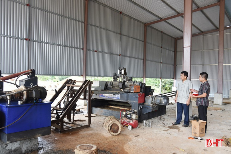 Cơ sở băm dăm của ông Hoàng Duy Viết ở xã Hà Linh (Hương Khê) không thể vận hành sản xuất vì chưa được cấp phép. bqbht_br_dsc-1117-copy.jpg