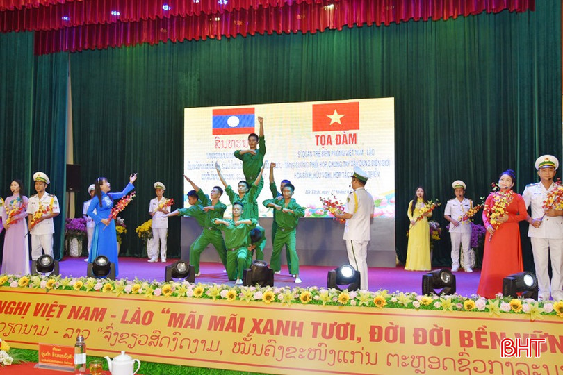 Những lời ca, tiếng hát được các chiến sĩ ở Nhà văn hóa BĐBP tập luyện, biểu diễn phục vụ CBCS, người dân vùng biên và các sự kiện giao lưu văn hóa của tỉnh, các địa phương. DSC_2750 - Copy.JPG