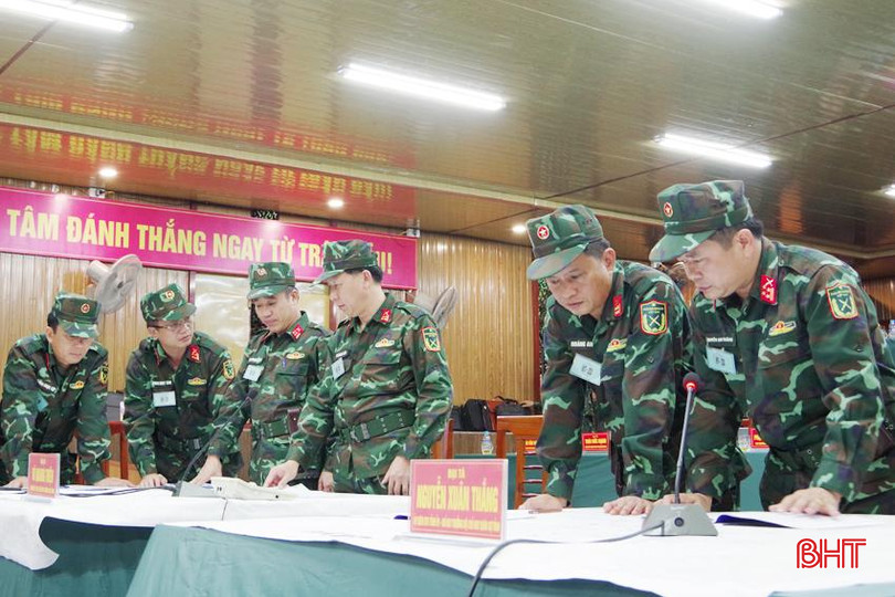 Đảng ủy Quân sự tỉnh thảo luận phương án tác chiến và động viên CBCS phát huy tinh thần TĐQT trong diễn tập KVPT tỉnh năm 2023. Anh 3.JPG