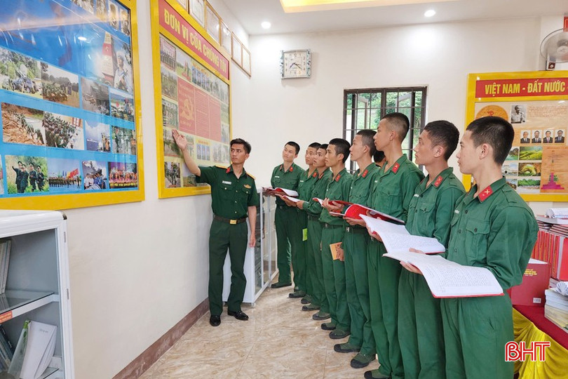 Trung đoàn 841 đẩy mạnh công tác giáo dục chính trị tư tưởng, nâng cao nhận thức, trách nhiệm cho những người lính trẻ về truyền thống 80 năm xây dựng, chiến đấu và trưởng thành của quân đội. bqbht_br_10-copy.jpg