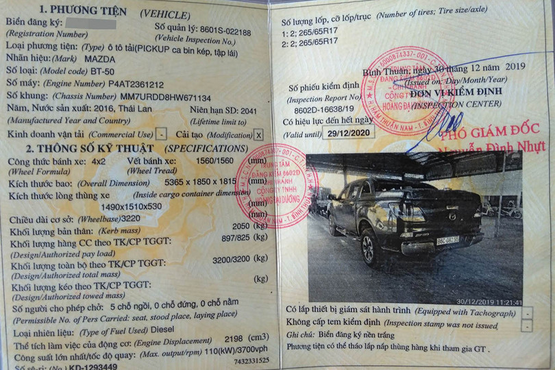 Giấy chứng nhận kiểm định ghi khối lượng chuyên chở cho phép 897 kg trên một mẫu Mazda BT50. Xe này vẫn được xem là xe con khi tham gia giao thông từ 1/7/2020. Ảnh: Đức Trong Nhiều dòng xe tải, bán tải không còn được coi là xe con từ 1/7