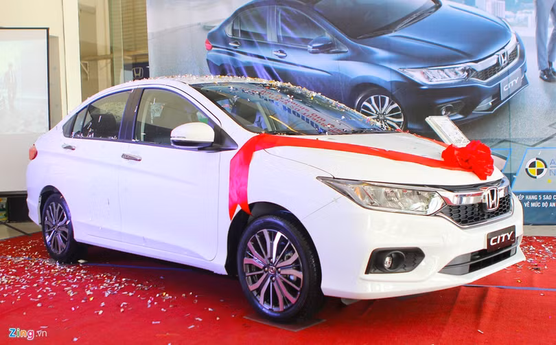 5 ô tô chạy dịch vụ đáng chú ý dưới 700 triệu ở Việt Nam