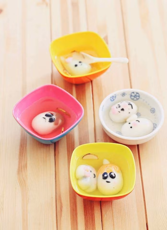 Trổ tài làm những đĩa bánh trôi “đẹp không nỡ ăn” trong ngày tết Hàn thực