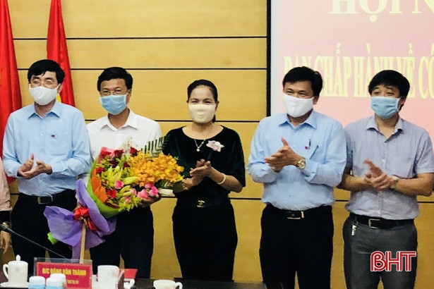 Công bố các quyết định của Ban Thường vụ Tỉnh uỷ về công tác cán bộ ảnh 6 Công bố các quyết định của Ban Thường vụ Tỉnh uỷ về công tác cán bộ