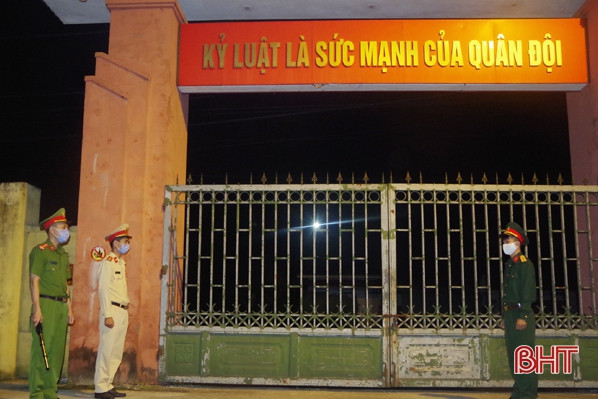 “Nội bất xuất, ngoại bất nhập” ở khu cách ly 200 người tại Hà Tĩnh