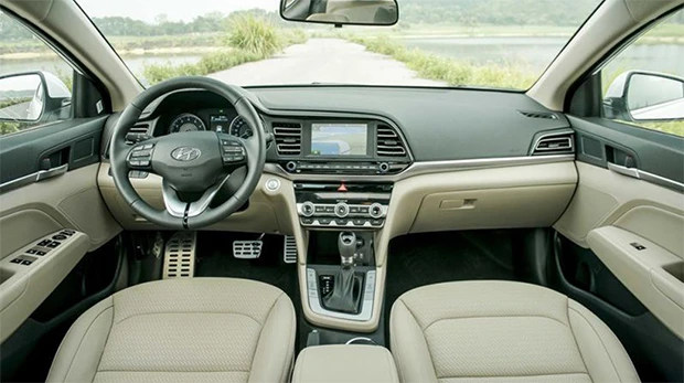 Có nên mua Hyundai Elantra hay không?