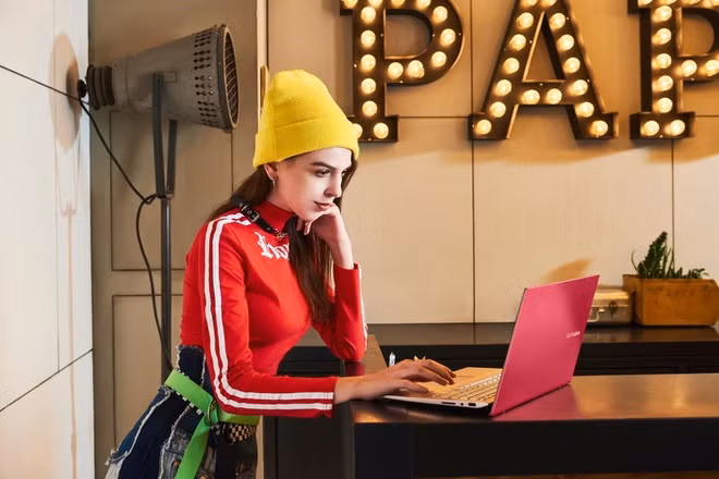 Nên chọn laptop học online tại nhà theo tiêu chí gì?