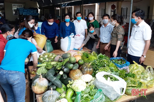 Chống dịch Covid-19 là việc làng, việc nước