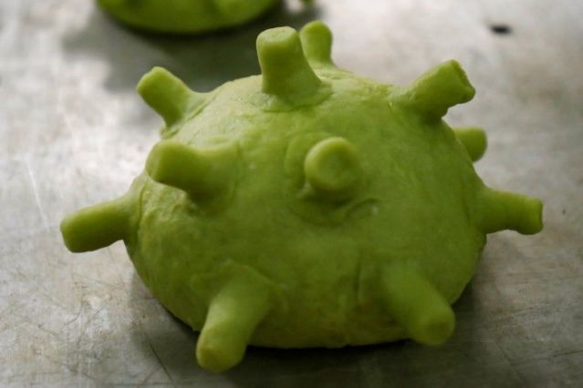 Bánh hamburger hình virus Corona của đầu bếp Việt lên báo nước ngoài