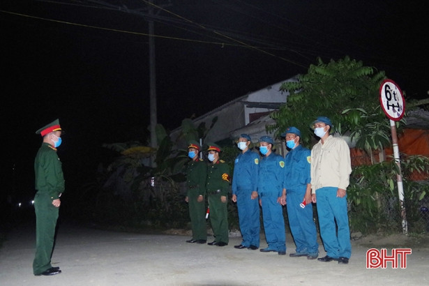 “Nội bất xuất, ngoại bất nhập” ở khu cách ly 200 người tại Hà Tĩnh