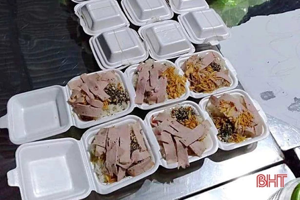 Mỗi người dân Hà Tĩnh là một hậu phương vững chắc trên mặt trận chống dịch