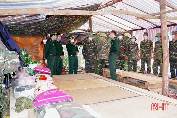 Lập 16 chốt tại đường mòn, lối mở ngăn vượt biên trái phép vào Hà Tĩnh