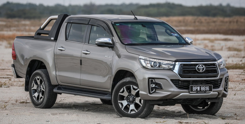 Ra mắt Toyota Hilux thế hệ mới - thay đổi diện mạo, tinh chỉnh động cơ