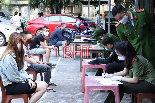 76 người dự “đại tiệc” ma túy… trong quán Karaoke 