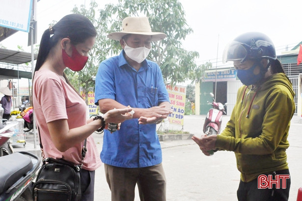 Chống dịch Covid-19 là việc làng, việc nước