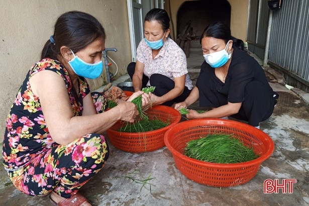Phòng chống dịch Covid-19, phụ nữ Hà Tĩnh góp hơn 3.900 ngày công, 3 tấn nhu yếu phẩm