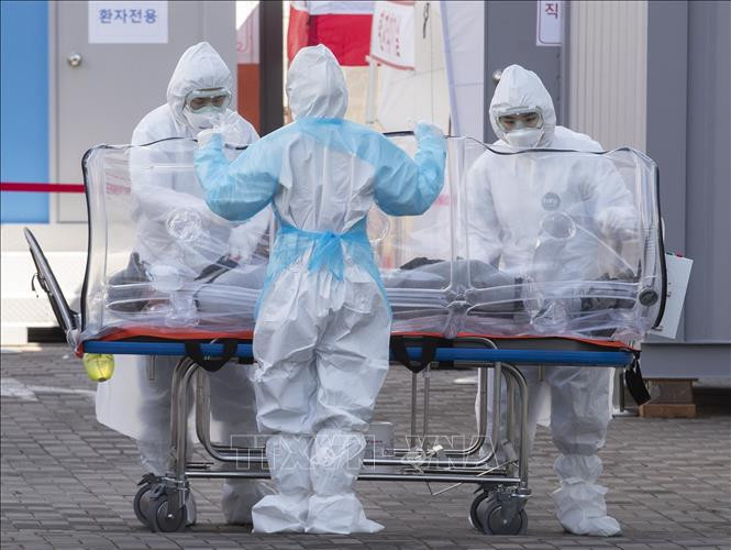 Hàn Quốc cấp phép thử nghiệm lâm sàng 5 loại thuốc điều trị bệnh COVID-19