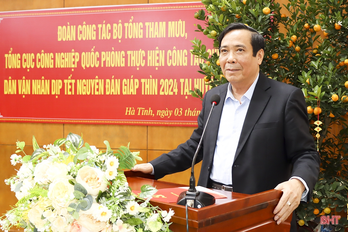 Trao nhiều phần quà ý nghĩa cho các hoàn cảnh khó khăn ở Đức Thọ