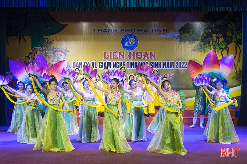 Sôi nổi Liên hoan Dân ca ví, giặm học sinh TP Hà Tĩnh