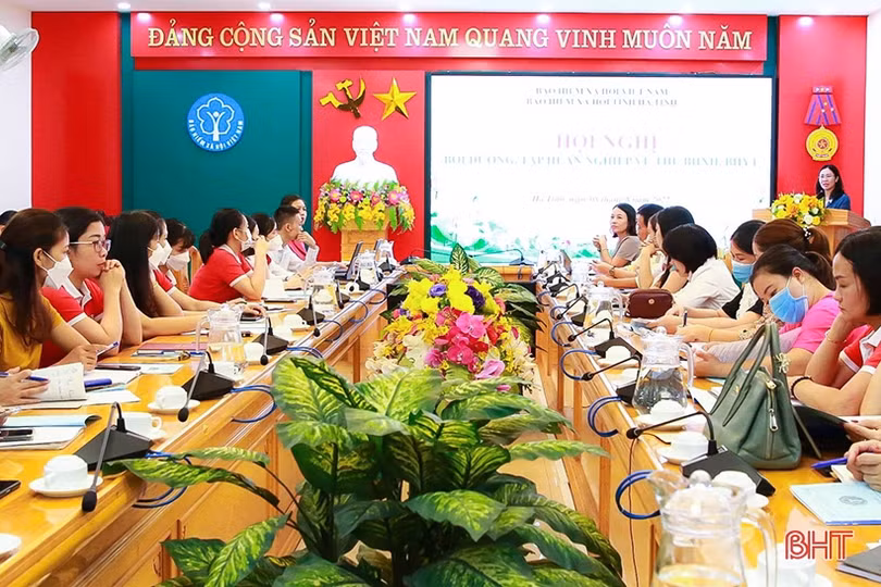 Mở rộng hệ thống tổ chức dịch vụ thu, sớm hoàn thành mục tiêu bao phủ BHXH, BHYT