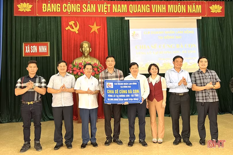 CLB Doanh nhân Lam Hồng tại Đồng Nai hỗ trợ Nhân dân Nghệ An, Hà Tĩnh khắc phục hậu quả thiên tai
