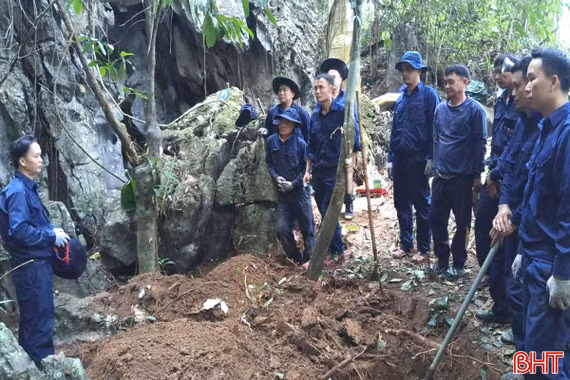 Quy tập được 1 hài cốt liệt sĩ quân tình nguyện và chuyên gia Việt Nam hy sinh trên đất Lào