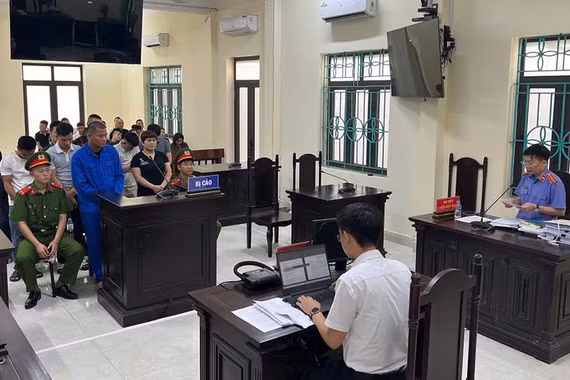 Tụ tập đánh xóc đĩa ăn tiền, 10 bị cáo nhận án