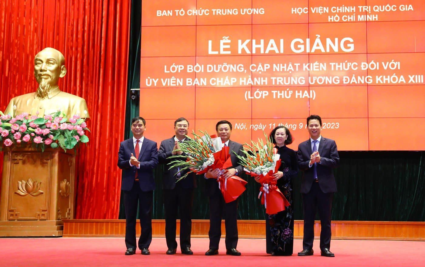 Khai giảng lớp bồi dưỡng đối với Ủy viên Trung ương Đảng khóa XIII