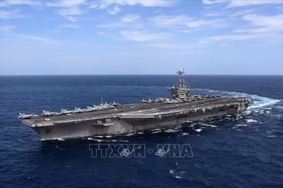 Mỹ tăng quân, đưa thêm tàu sân bay tới Iran: Chiến sự sắp leo thang?