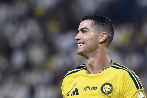 Ronaldo lập hat-trick thứ 67