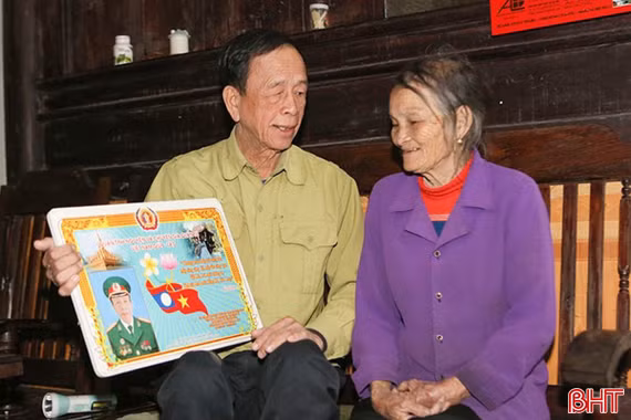 “Tình sâu hơn nước Hồng Hà, Cửu Long"