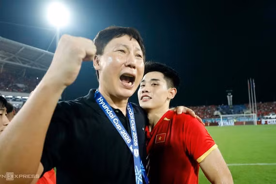 HLV Kim Sang-sik không dự ASIAD 20