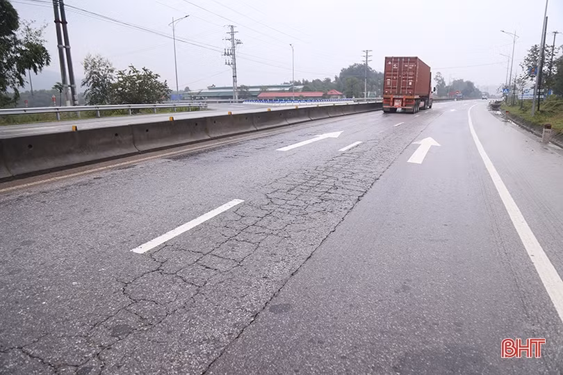 Phải hoàn thành khắc phục các vị trí hư hỏng trên QL1 đoạn qua Hà Tĩnh trước 25/1/2024