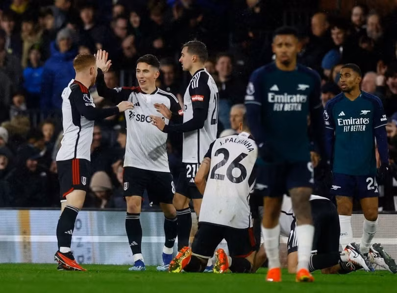 Arsenal thua trận thứ hai liên tiếp ở Ngoại hạng Anh