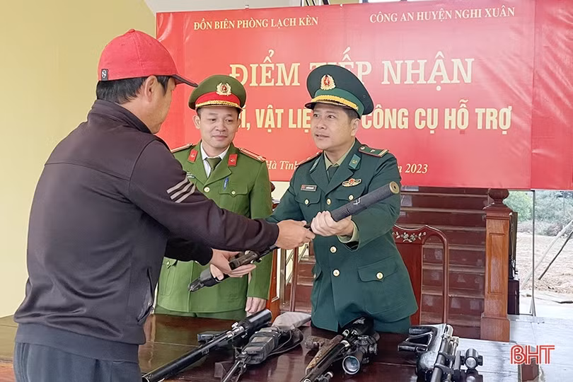 Hiểu hơn về pháp luật từ việc giao nộp vũ khí, vật liệu nổ
