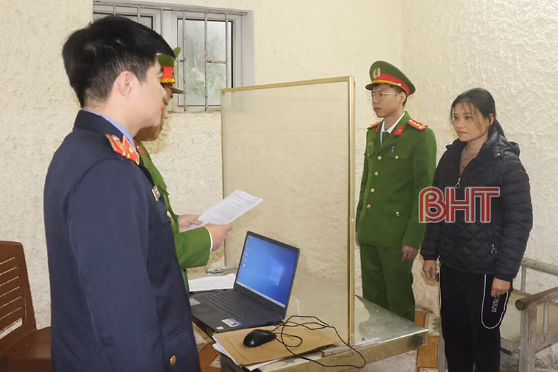 Hà Tĩnh: Bắt 3 đối tượng mua bán gấu chó, rắn hổ chúa