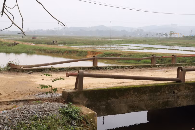 “Nín thở” khi đi qua cầu Nờ