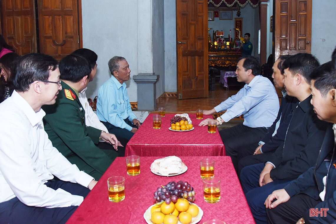 Lãnh đạo tỉnh dâng hương tưởng niệm Bí thư Tỉnh ủy đầu tiên của Hà Tĩnh và các địa chỉ đỏ tại Nghệ An