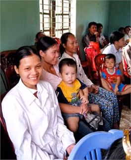 Phụ huynh cùng dự khai giảng với con, em tại trường Mầm non