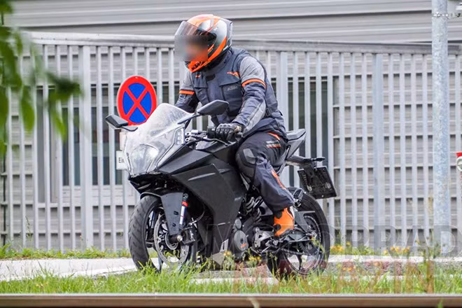 KTM RC390 2021 lộ ảnh nóng trước khi “lên sàn”
