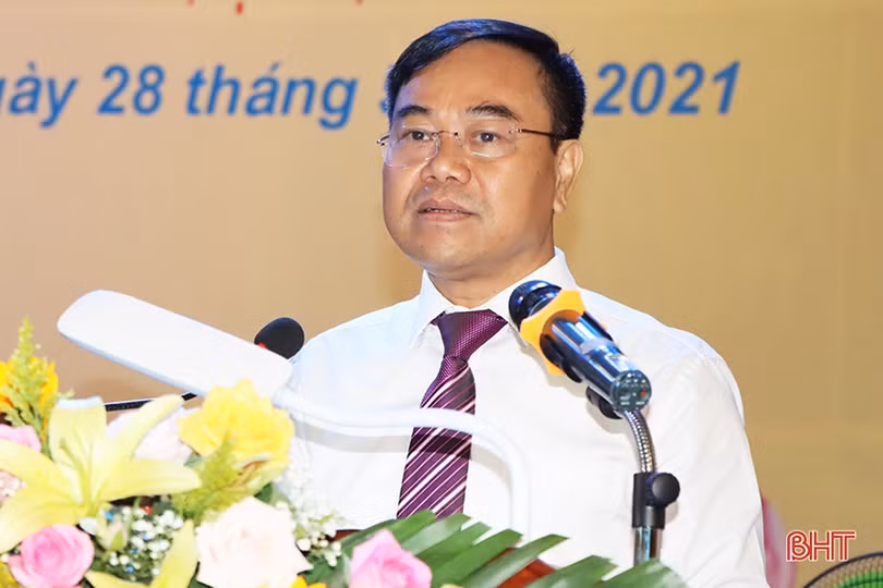 Cẩm Xuyên cần tiếp tục phát huy trách nhiệm nêu gương trong cán bộ, đảng viên
