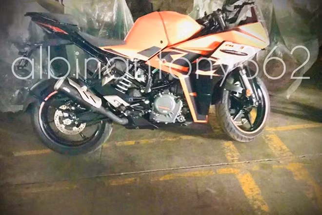 KTM RC390 2021 lộ ảnh nóng trước khi “lên sàn”