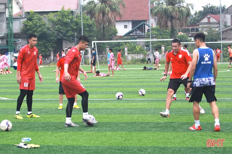 Hồng Lĩnh Hà Tĩnh hội quân chờ ngày V.League khởi tranh trở lại