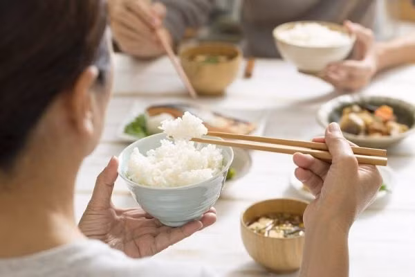Bí quyết ăn cơm giúp người Nhật sống lâu