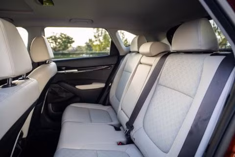 Kia Seltos 2022 ra mắt, thêm phiên bản đặc biệt