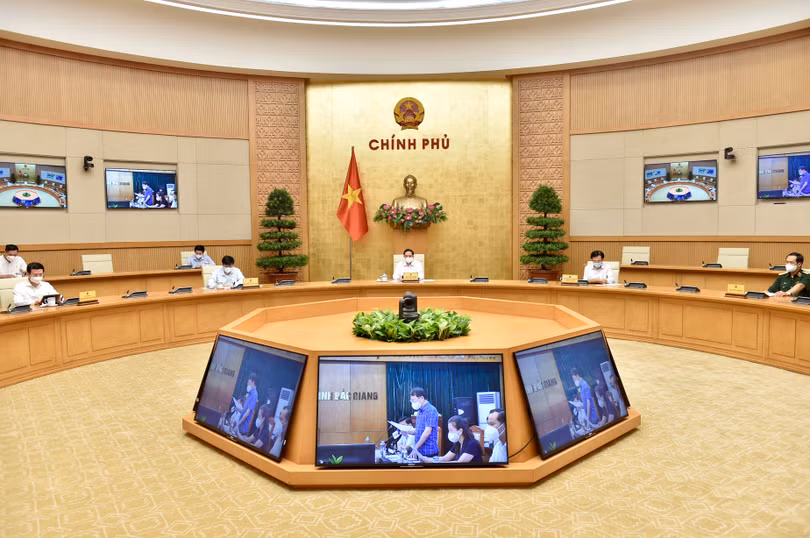 Thủ tướng Chính phủ triệu tập họp trực tuyến khẩn với Bắc Giang, Bắc Ninh về phòng chống COVID-19