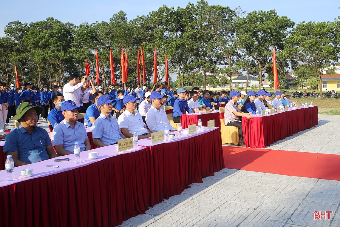 Tuổi trẻ Hà Tĩnh ra quân Chiến dịch Thanh niên tình nguyện hè 2023