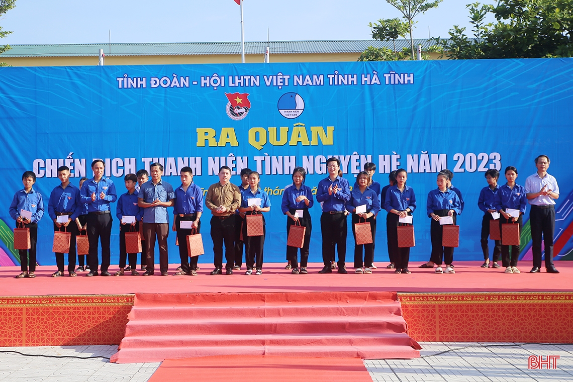 Tuổi trẻ Hà Tĩnh ra quân Chiến dịch Thanh niên tình nguyện hè 2023