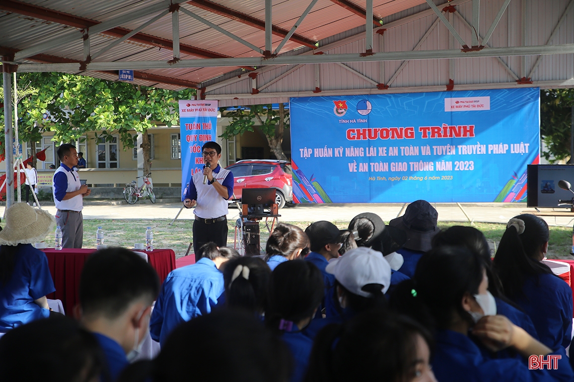 Tuổi trẻ Hà Tĩnh ra quân Chiến dịch Thanh niên tình nguyện hè 2023